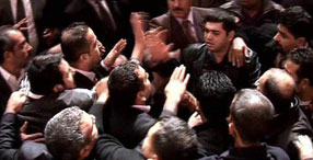 CHP kongresinde olay ��kt�