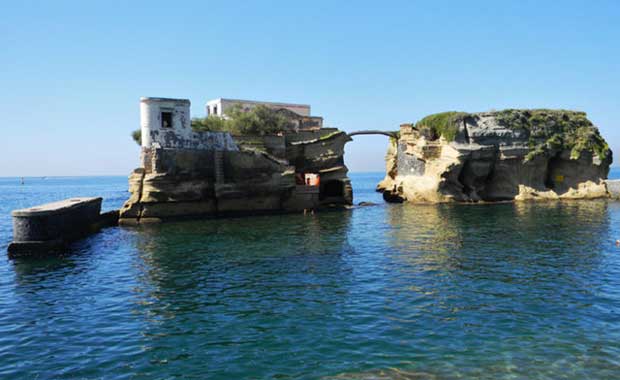 Napoli'de bir ada