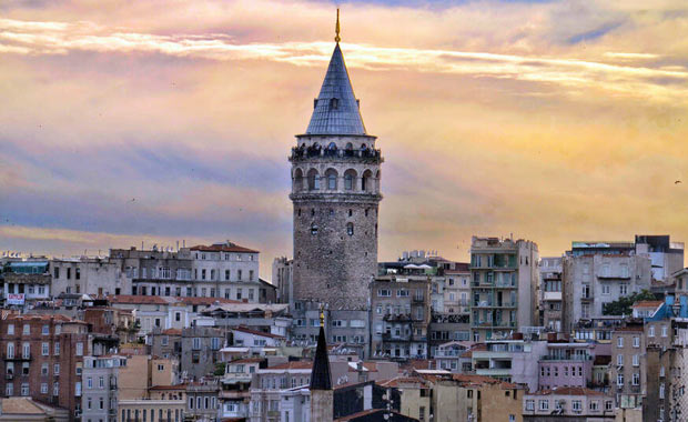 <div>
Galata Kulesi (1384) </div>
<div>
</div>