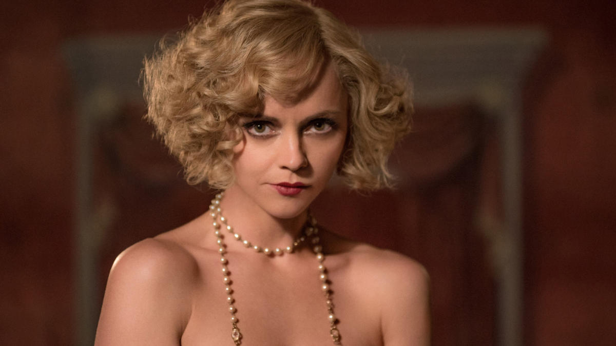 5 Kasım 2015: TV dizisinde başrol Christina Ricci