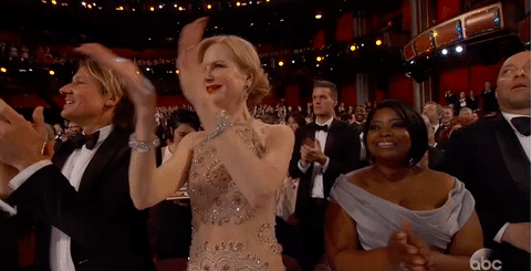 Kimileri ise Nicole Kidman'ın enine daraltıp, boyuna uzatan kamera efekti yüzünden bu kadar tuhaf göründüğünü savunuyor.