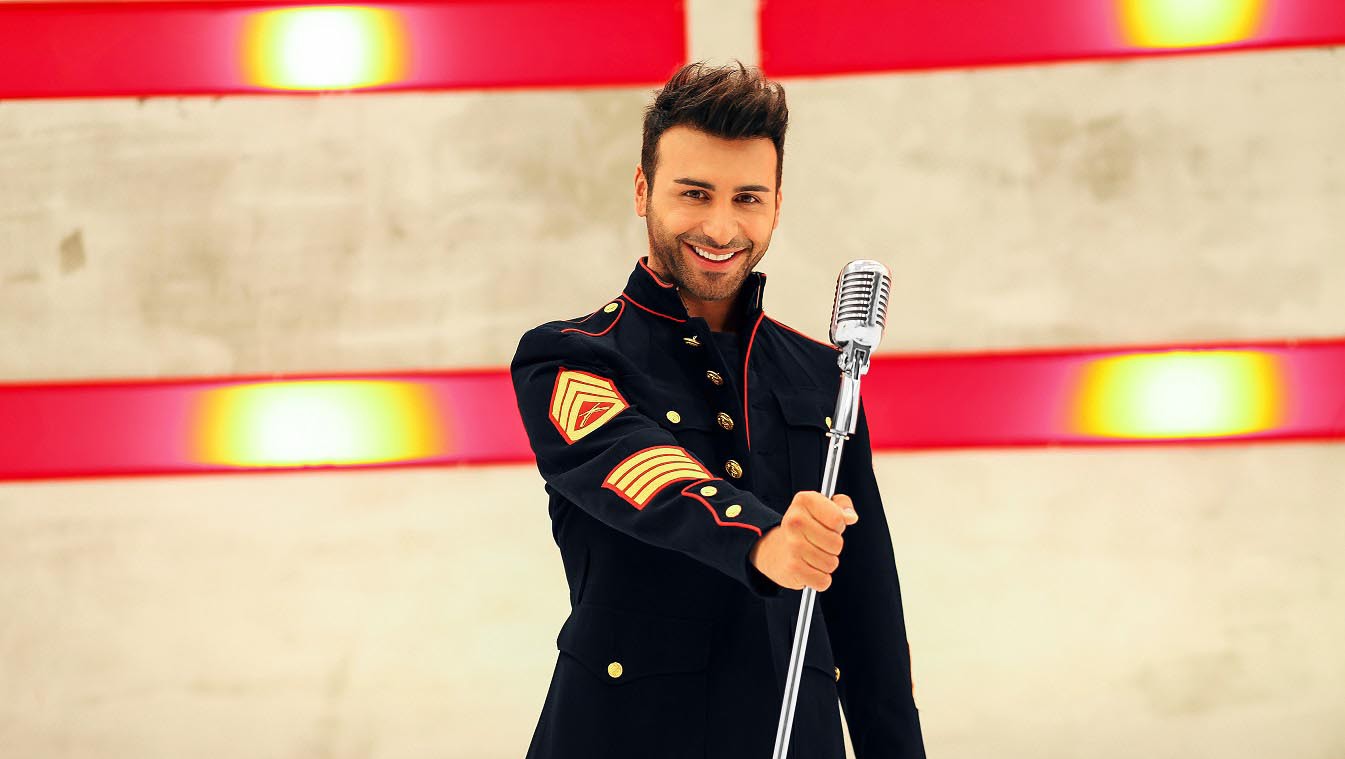 <div>
"Elimde öyle bir şarkı var ki birincilik garanti, ikinciliğe oynamam. Eurovision hayalim gerçek olana kadar o şarkıyı hep saklayacağım" demiş Emre Kaya.</div>