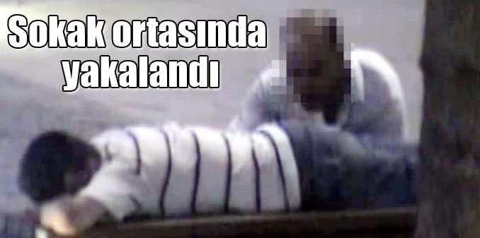 Uyuyan adam� soydu