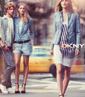 DKNY suyun enerjisini kıyafetlerinize taşıyor