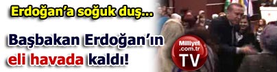 Erdo�an'�n eli havada kald�