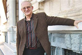 “BÜTÜN ŞOKLARIMI  BEYOĞLU'NDA YAŞADIM”