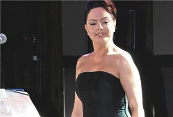 YENi GELiN KONSER TURUNDA