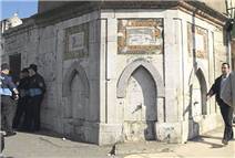 ANTİKACILARIYLA ÜNLÜ