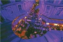 İSTANBUL MAViYE BOYANDI