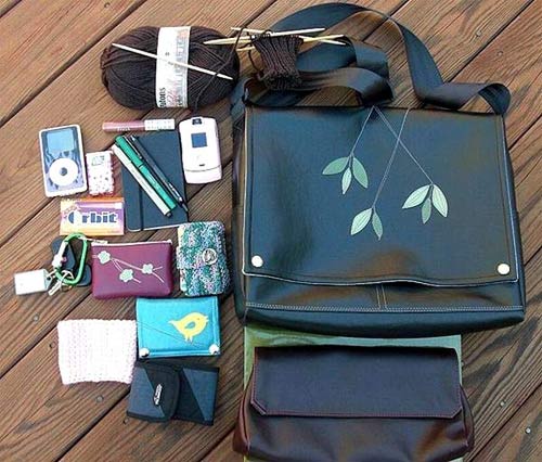 Kadınlar çantalarında ne taşır?