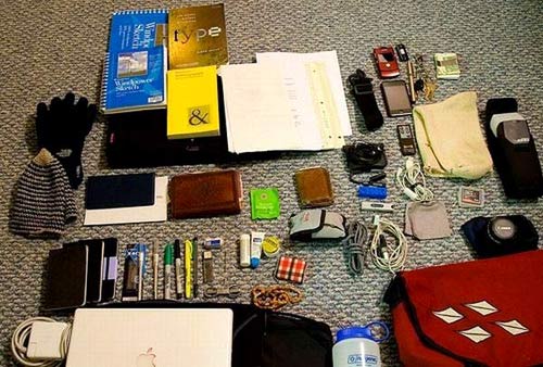 Kadınlar çantalarında ne taşır?