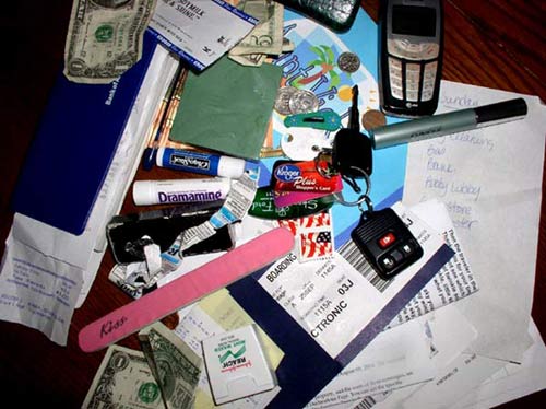 Kadınlar çantalarında ne taşır?