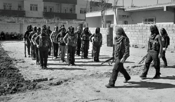 ABD'li muhabir PKK'lıların arasına sızdı! İşte şok görüntüler