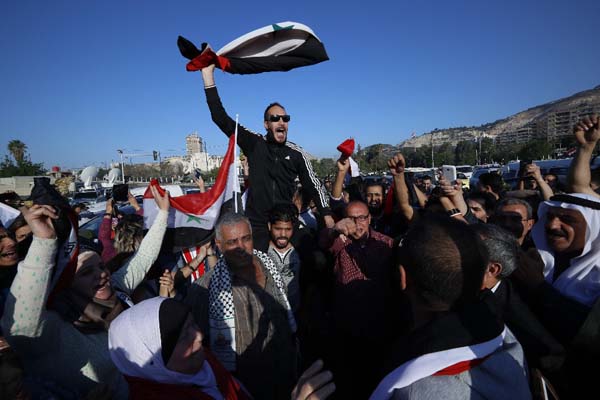 Suriye sokaklarÃÂ±nda protestolar baÃ?ladÃÂ±