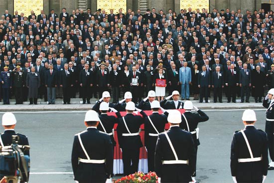 Peygamber Ocağından, Tören Ordusuna