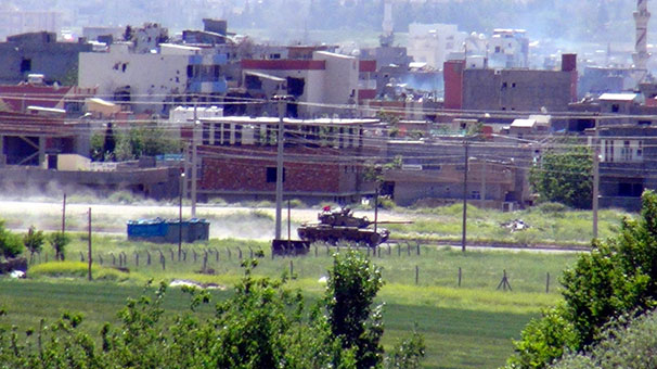 Nusaybin'de şiddetli patlamalar: 7 yaralı