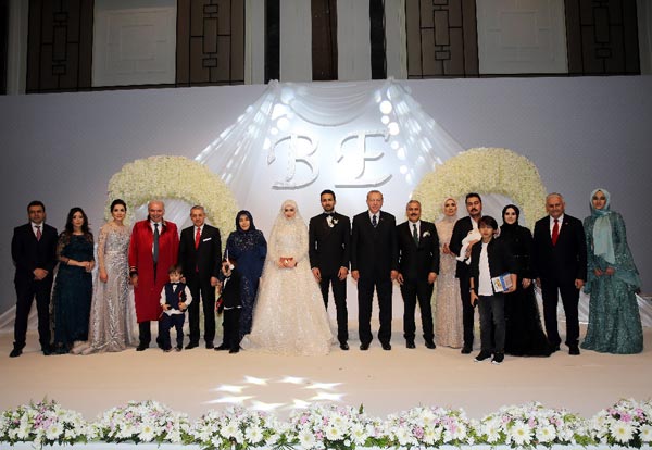 Cumhurbaşkanı Erdoğan nikah şahidi oldu - Son Dakika Siyaset Haberleri