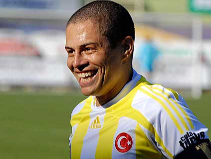 Alex: Fenerbahçe'nin 100 milyon taraftarı var diyebiliriz