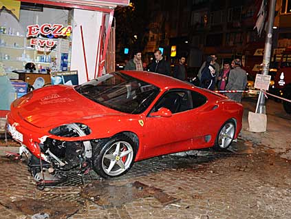 Ferrari eczaneye girdi