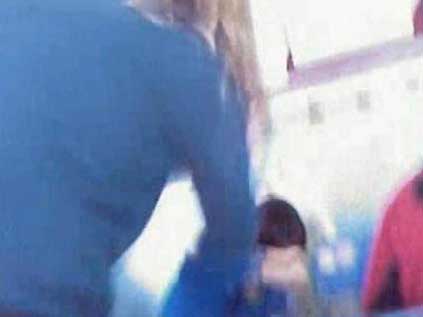 ��rencisini s�p�rgeyle d�ven ��retmen g�revinden uzakla�t�r�ld�