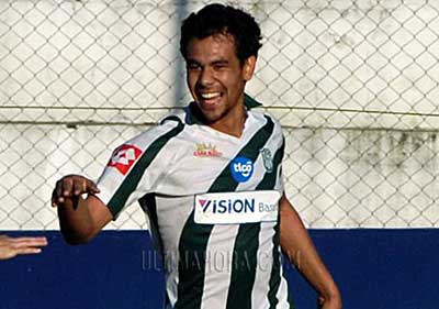  Rijkaard Paraguaylı Pablo Velazquez i istiyor