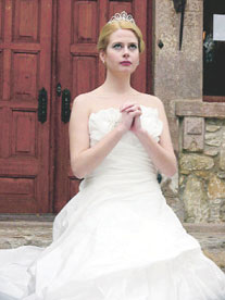 ZMİRLİ gelinlik firması Sultan’s Bridal, 2010 kataloğunun çekiml