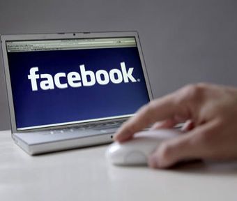 Facebook_ta__Like__davasi!