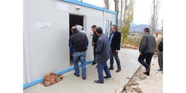 Büyükşehir Belediyesinden İhtiyaç Sahibine Konteynır Ve Ev Eşyası