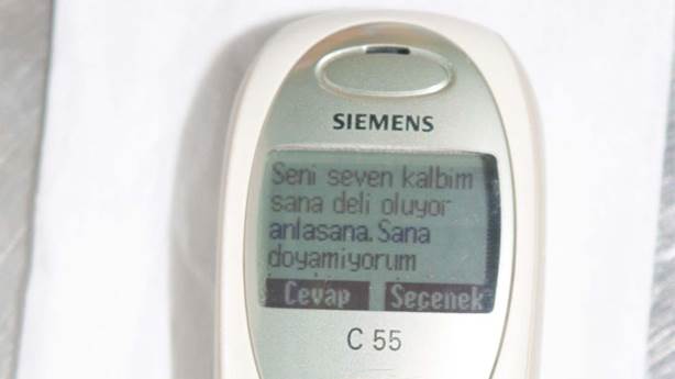 İrem Derici�nin telefonla konuşma fobisinin sebebi ne?