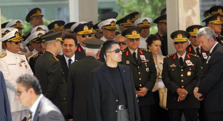 Şehit yüzbaşı son yolculuğuna uğurlandı