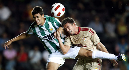 "http://i.milliyet.com.tr/SonDakikaHaberGaleriler/2010/08/19/galatasaray-0-karpaty-lviv-2-788787.Jpeg" grafik dosyası hatalı olduğu için gösterilemiyor.