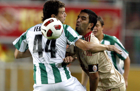 "http://i.milliyet.com.tr/SonDakikaHaberGaleriler/2010/08/19/galatasaray-0-karpaty-lviv-2-788791.Jpeg" grafik dosyası hatalı olduğu için gösterilemiyor.