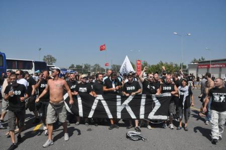 paok-taraftarlari-turkiye-ye-giris-yapti-798504.Jpeg