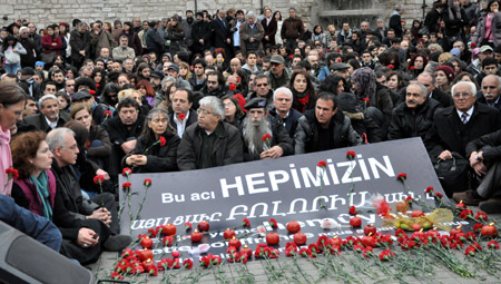 Taksim'deki anma töreninde gerginlik