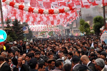 Hakkari'de Kılıçdaroğlu izdihamı