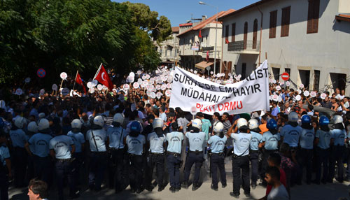 Hatay'da barış yürüyüşü