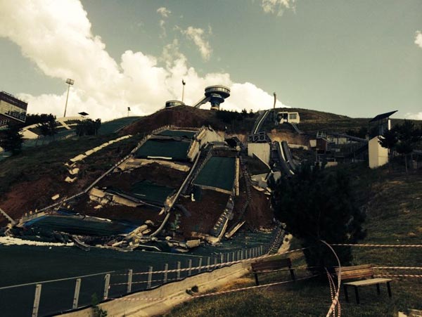 Erzurum'da kayakla atlama kulelerinde toprak kayması