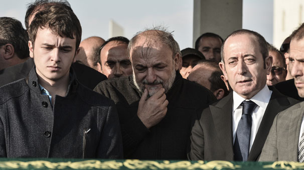 oktay-vural-gozyaslari-doktu-4979502.Jpeg