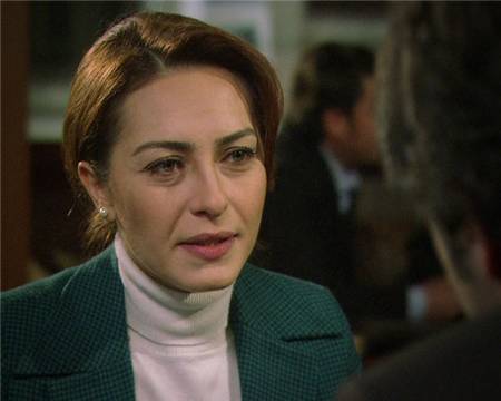 Cemile iyice köşeye sıkışıyor Cemile iyice köşeye sıkışıyor