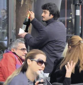 Boşanmaya şampanya