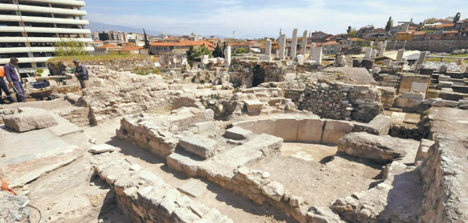 Kale’de İzmir’in ilk surları