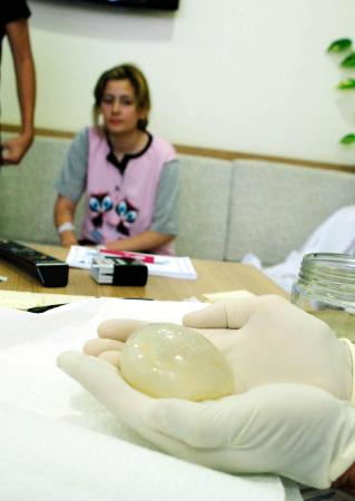 Hollanda’da teşhis konulmadı, Türkiye’de sağlığına kavuştu