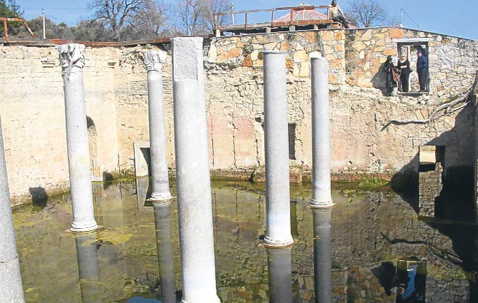 Allianoi su altında harçla korunacak