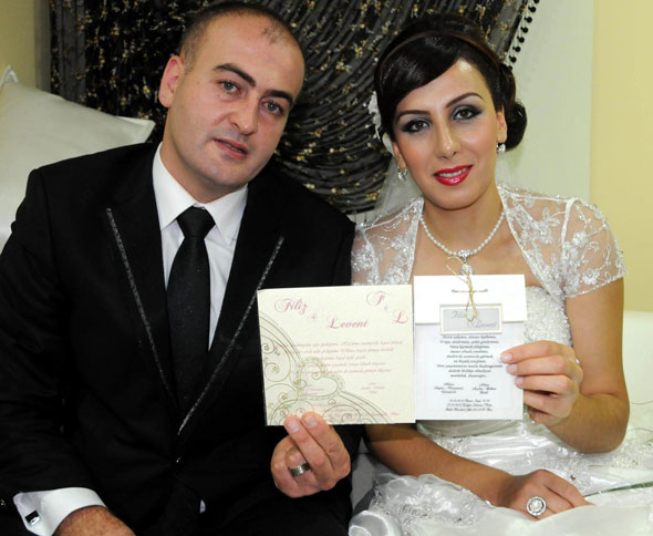6 yıl önce bastırdığı hediye düğün davetiyesi gerçek oldu
