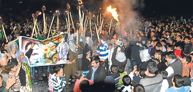 Cizre’de havai fişek Bağcılar’da molotof