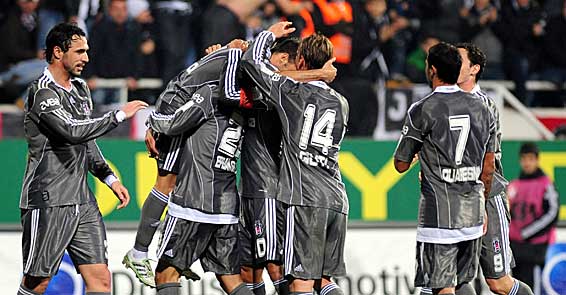 Beşiktaş yıldızlarını statta unuttu...