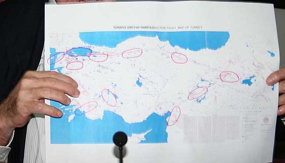 Işıkara depremde riskli bölgeleri açıkladı