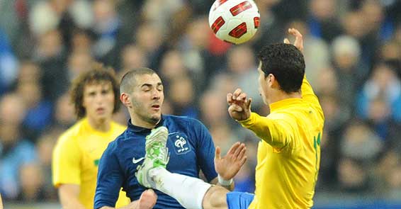Hernanes'ten Benzema'ya uçan tekme