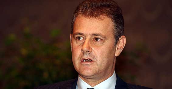 Özgener bombaladı