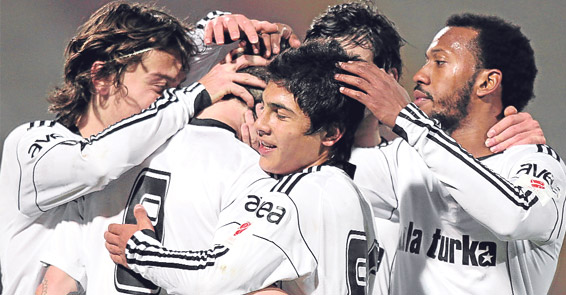 [Resim: messi-vitrine-cikti--1181724.Jpeg]